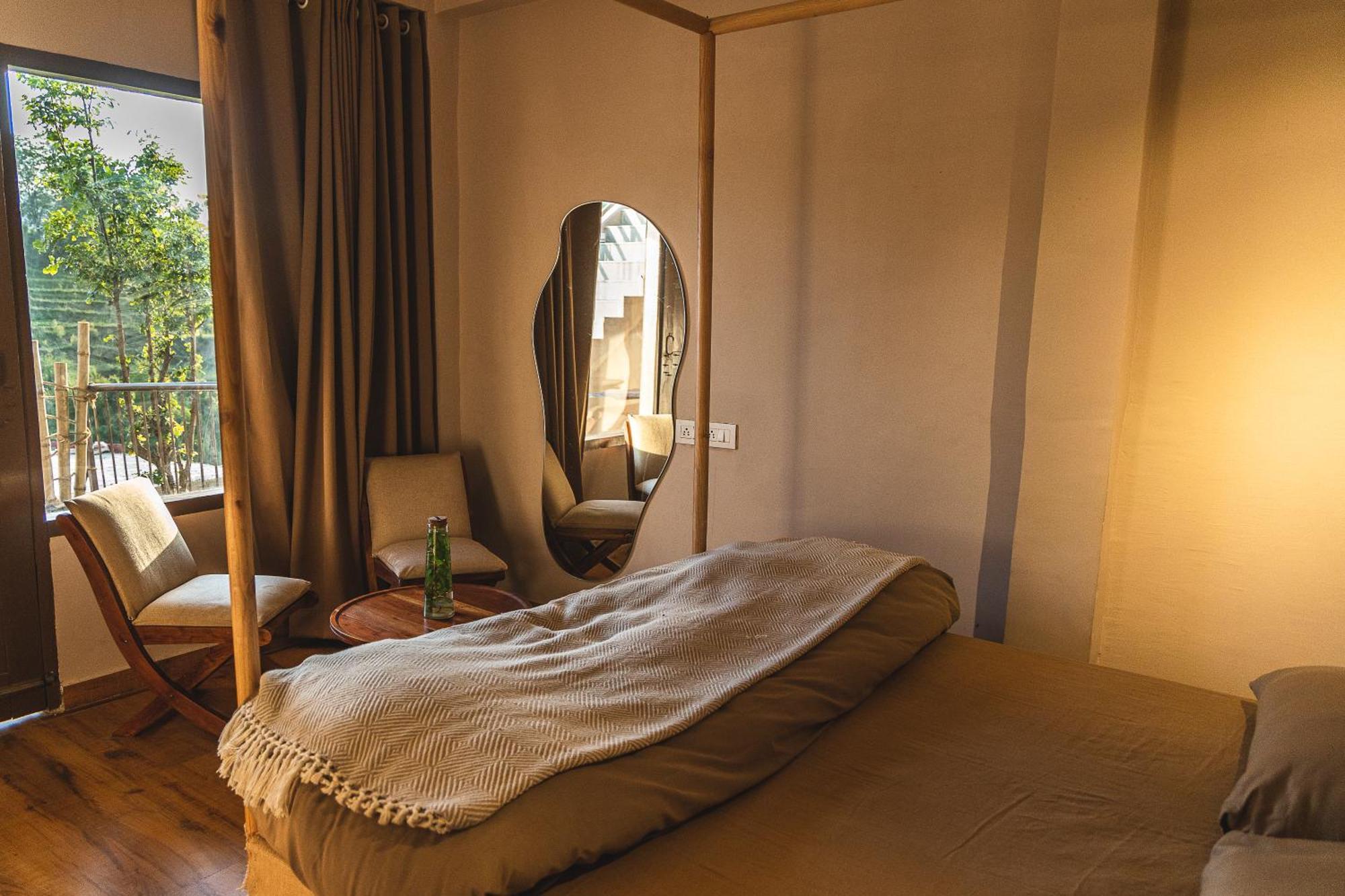Exstasy Stays - Bathtub Rooms & Cafe - Your Romantic & Cozy Getaway - Thhpsociety - มุกเตชวาร์ ภายนอก รูปภาพ