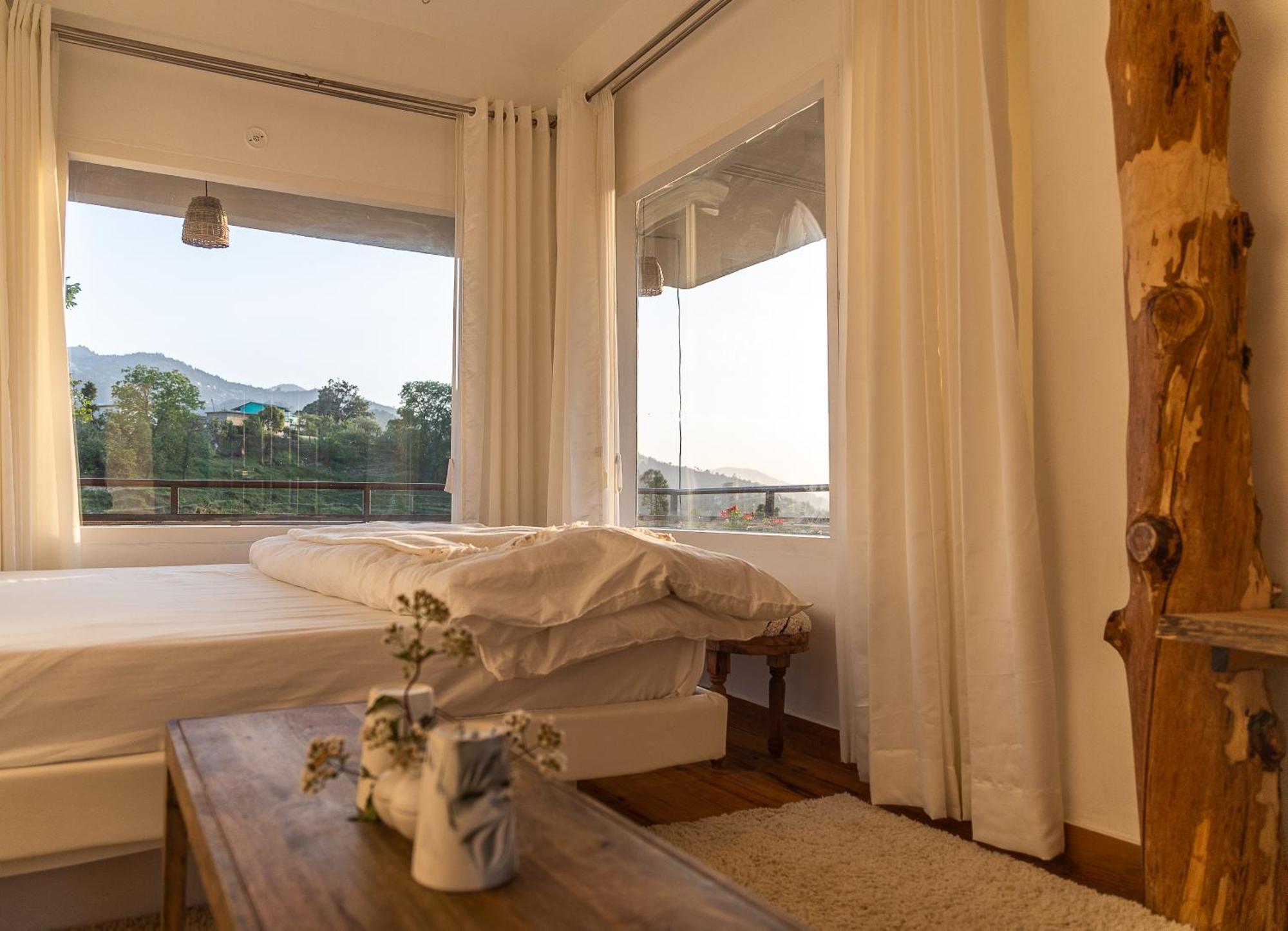 Exstasy Stays - Bathtub Rooms & Cafe - Your Romantic & Cozy Getaway - Thhpsociety - มุกเตชวาร์ ภายนอก รูปภาพ