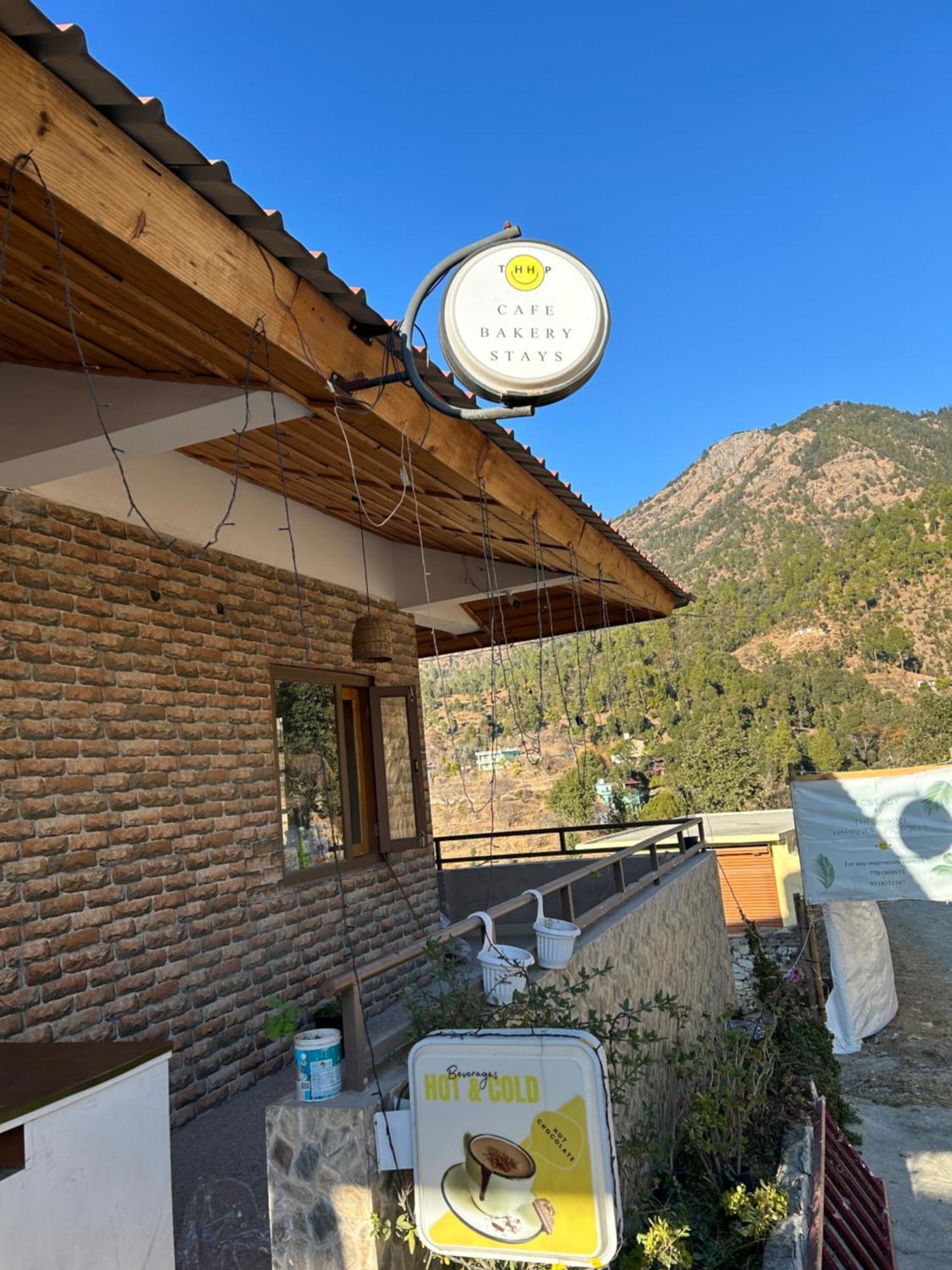 Exstasy Stays - Bathtub Rooms & Cafe - Your Romantic & Cozy Getaway - Thhpsociety - มุกเตชวาร์ ภายนอก รูปภาพ