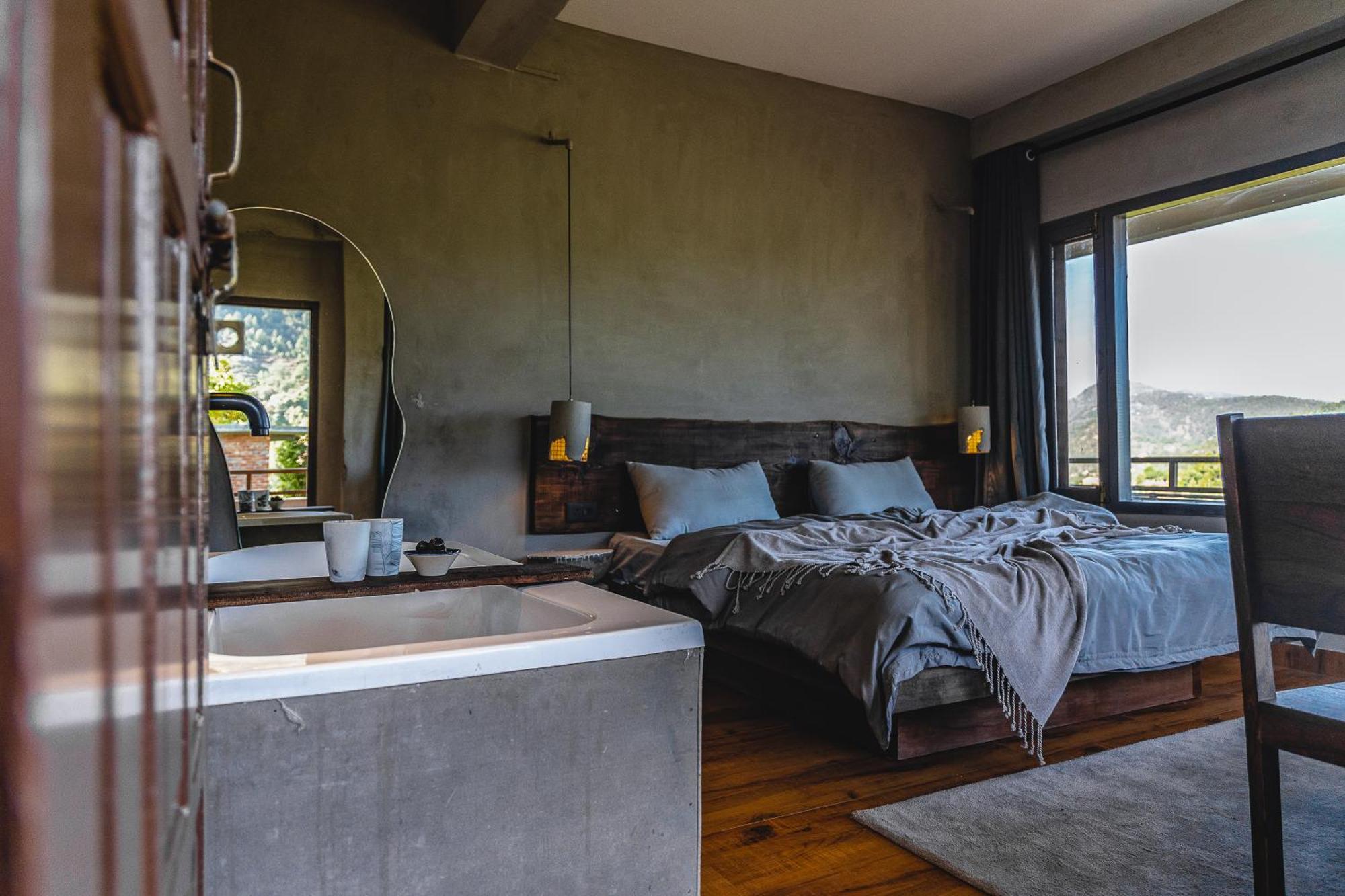 Exstasy Stays - Bathtub Rooms & Cafe - Your Romantic & Cozy Getaway - Thhpsociety - มุกเตชวาร์ ภายนอก รูปภาพ