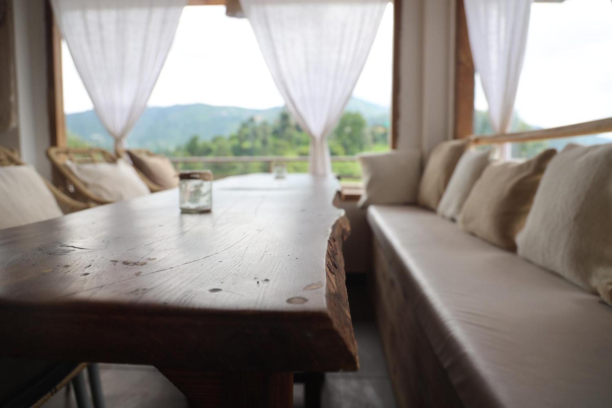 Exstasy Stays - Bathtub Rooms & Cafe - Your Romantic & Cozy Getaway - Thhpsociety - มุกเตชวาร์ ภายนอก รูปภาพ