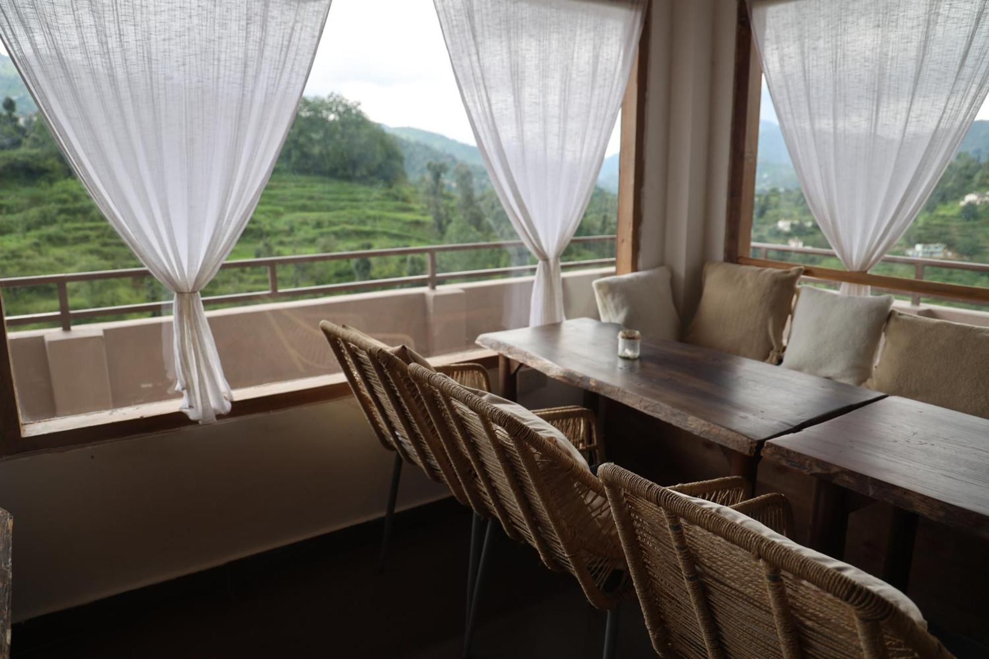 Exstasy Stays - Bathtub Rooms & Cafe - Your Romantic & Cozy Getaway - Thhpsociety - มุกเตชวาร์ ภายนอก รูปภาพ