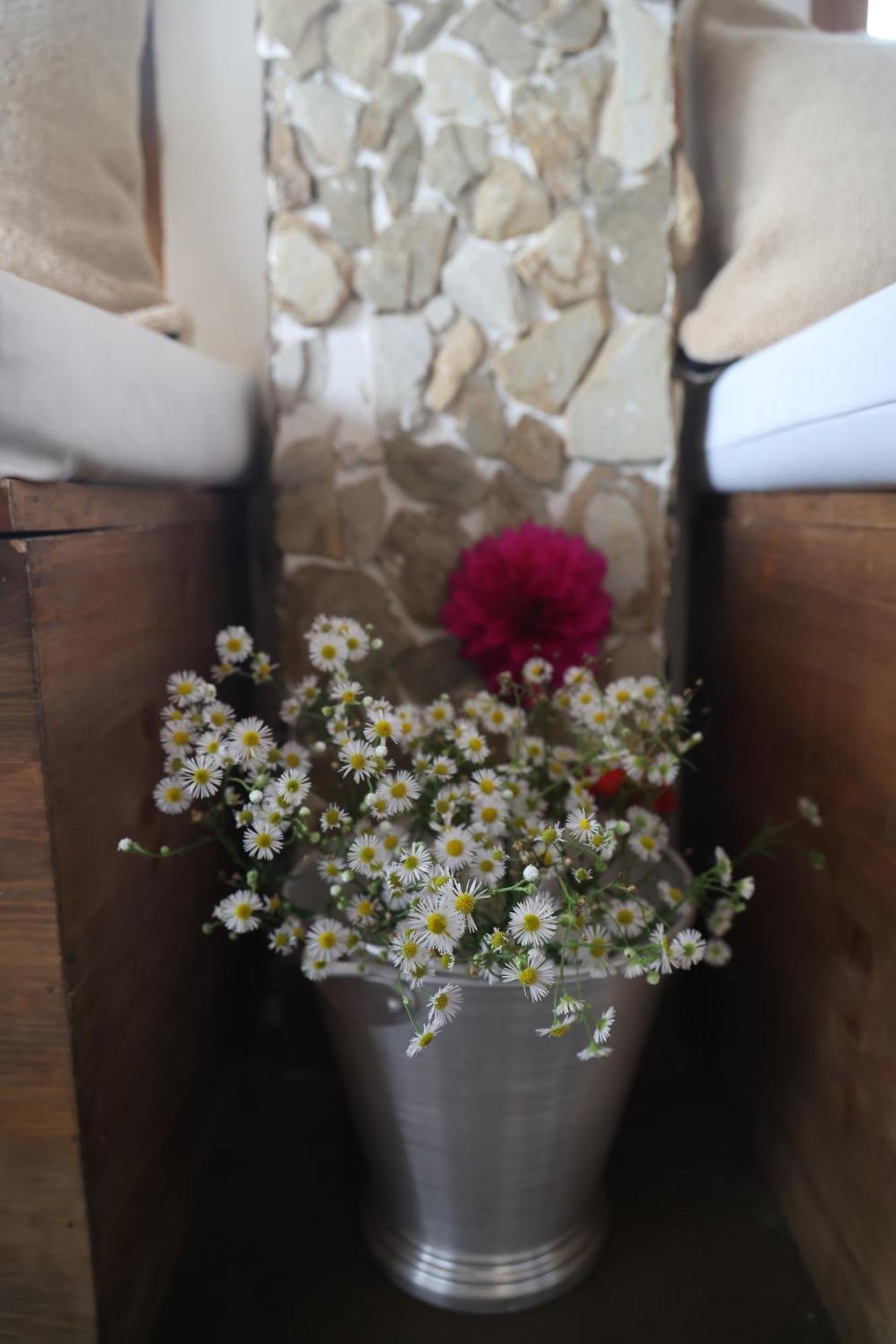 Exstasy Stays - Bathtub Rooms & Cafe - Your Romantic & Cozy Getaway - Thhpsociety - มุกเตชวาร์ ภายนอก รูปภาพ