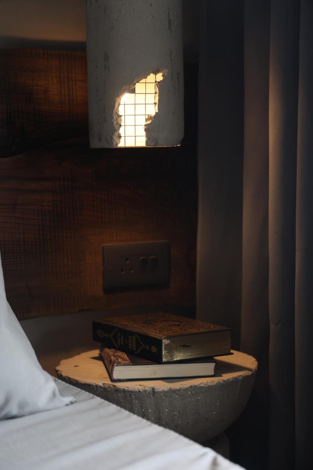 Exstasy Stays - Bathtub Rooms & Cafe - Your Romantic & Cozy Getaway - Thhpsociety - มุกเตชวาร์ ภายนอก รูปภาพ